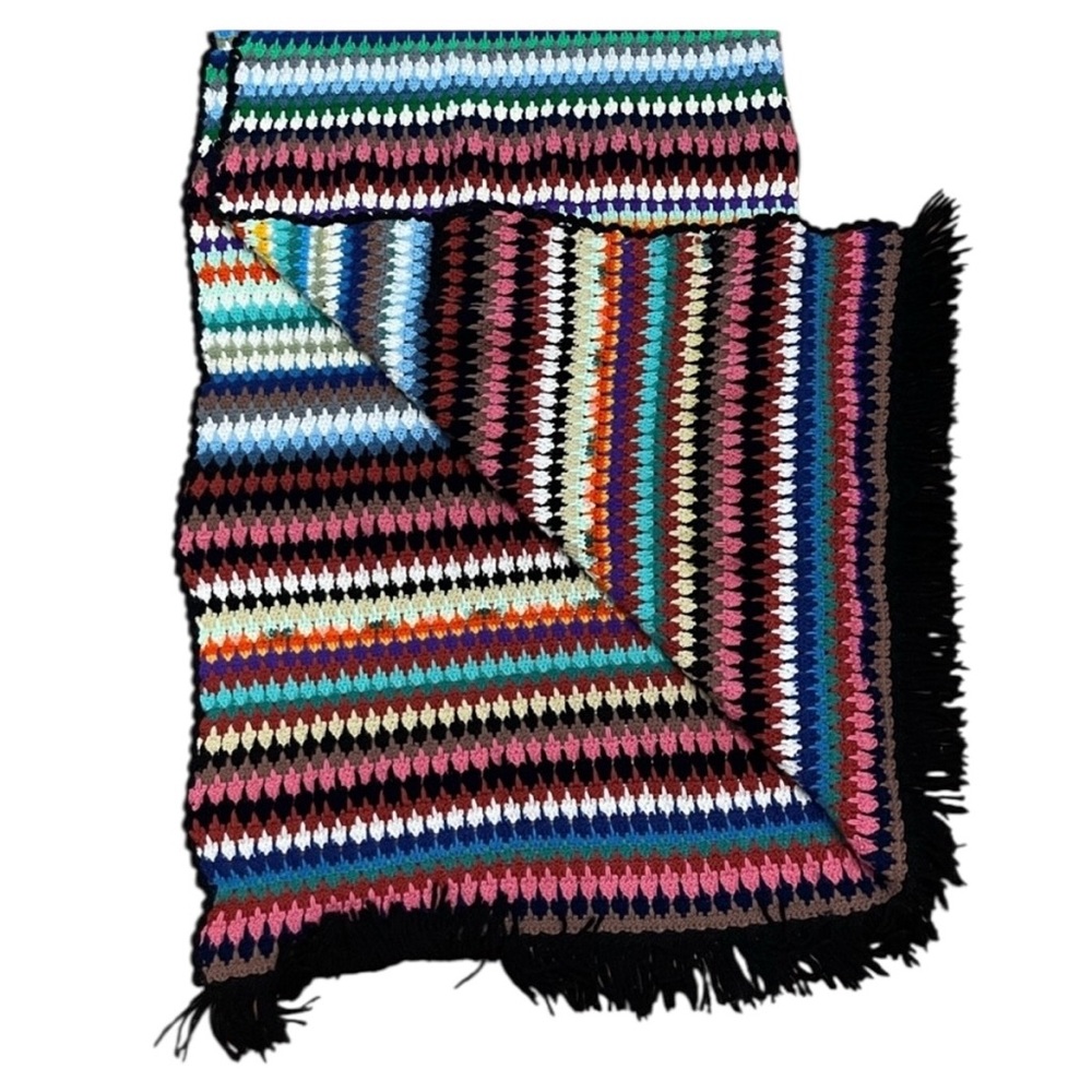 Hand made crochet 1970s afghan, multi color, w/ scalloped edges & fringe 56x62”